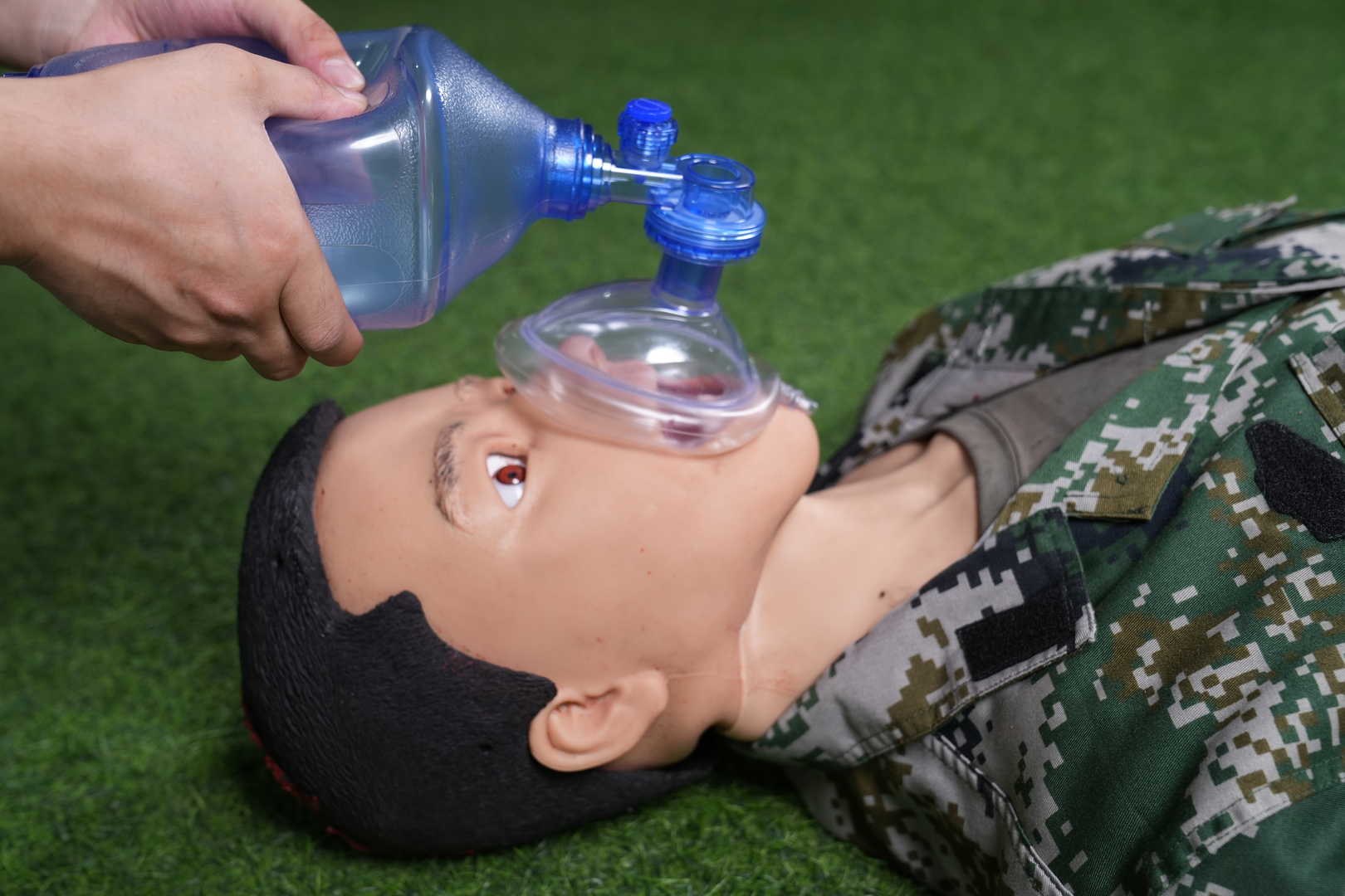 Combat Self-aid &amp; Buddy-aid Manikin (Basic)